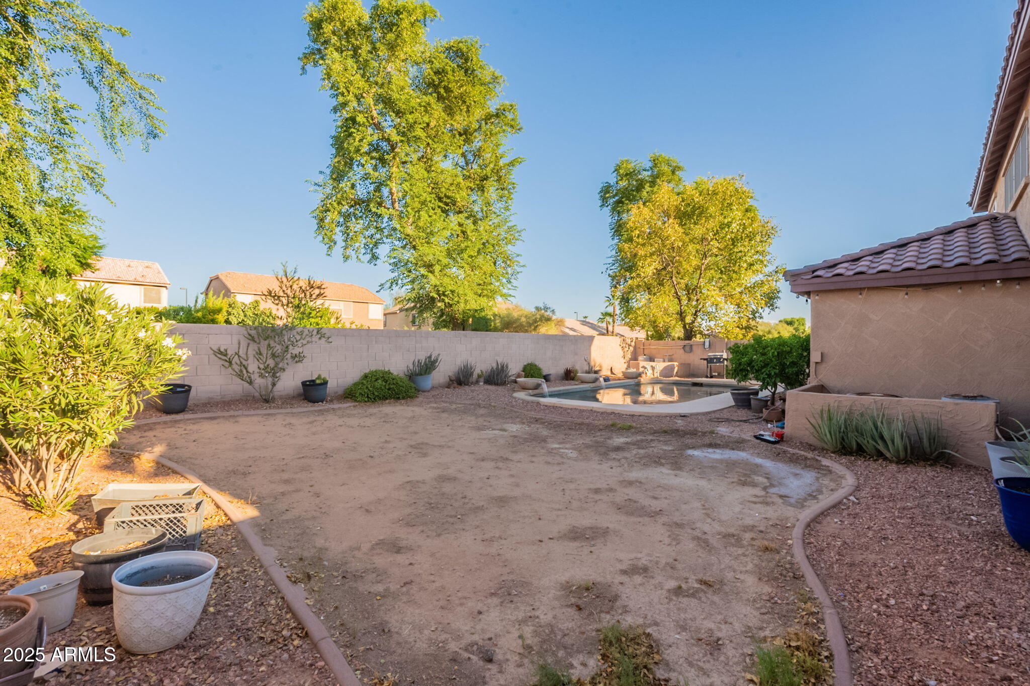 3311 S MARTINGALE Road