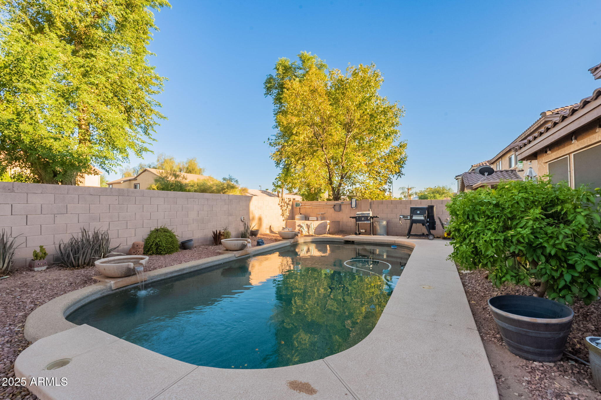3311 S MARTINGALE Road