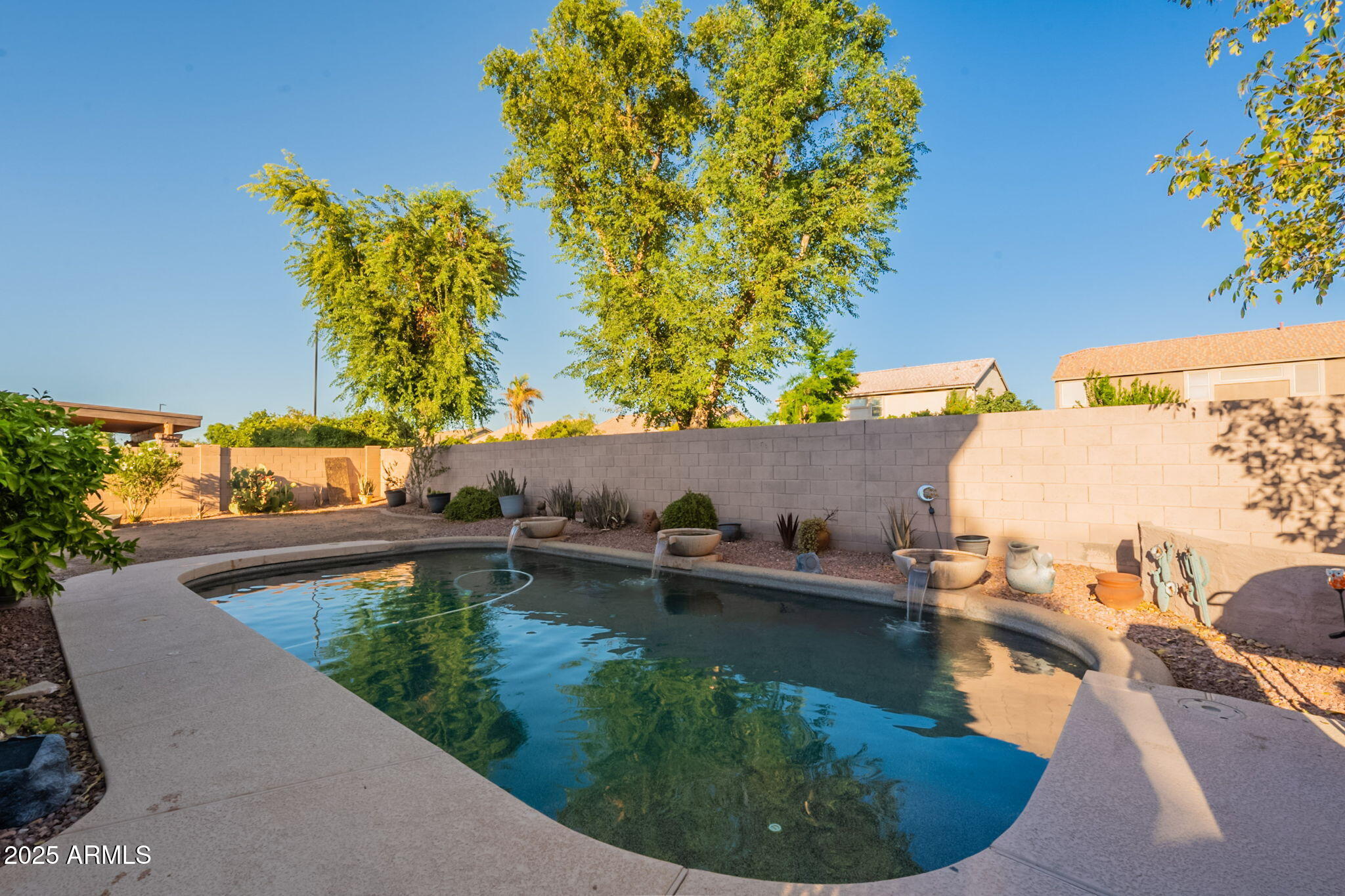 3311 S MARTINGALE Road