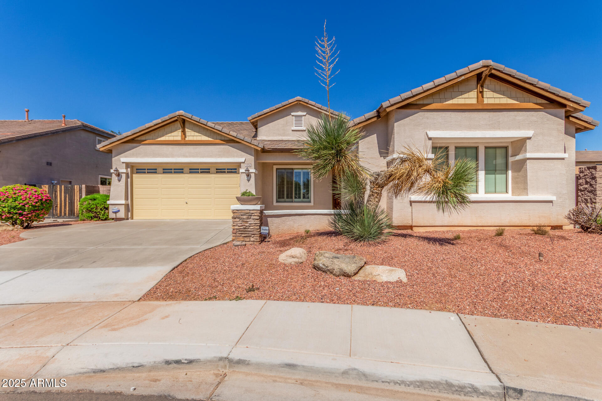1654 E GRAND CANYON Drive