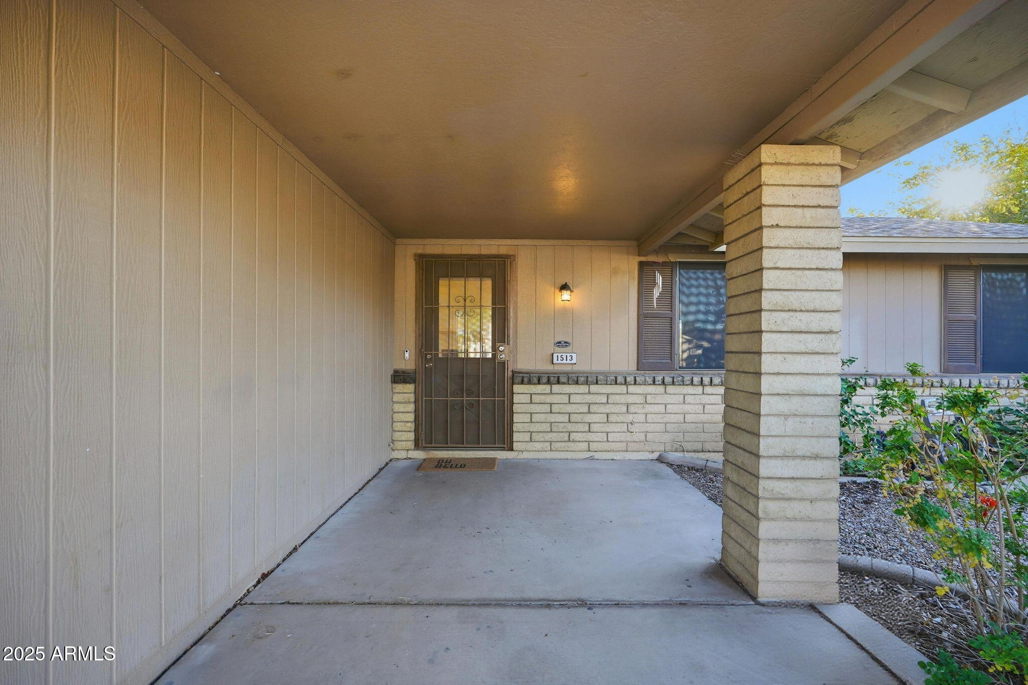 1513 W COLT Road