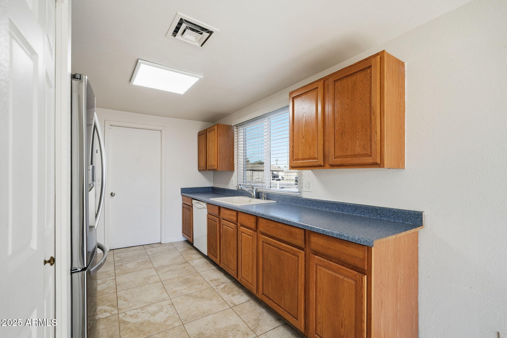 1513 W COLT Road