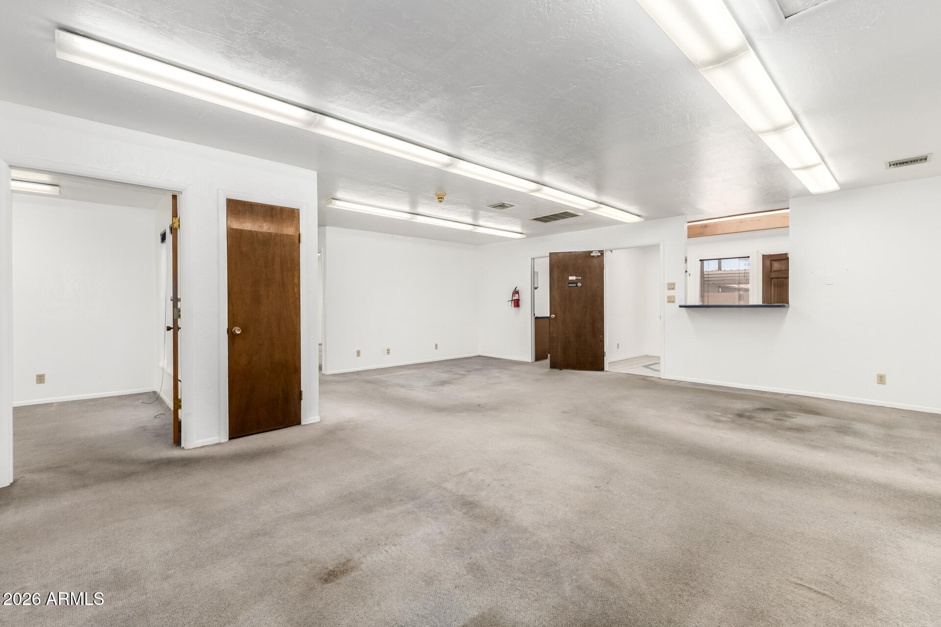 1907 E BROADWAY Road
