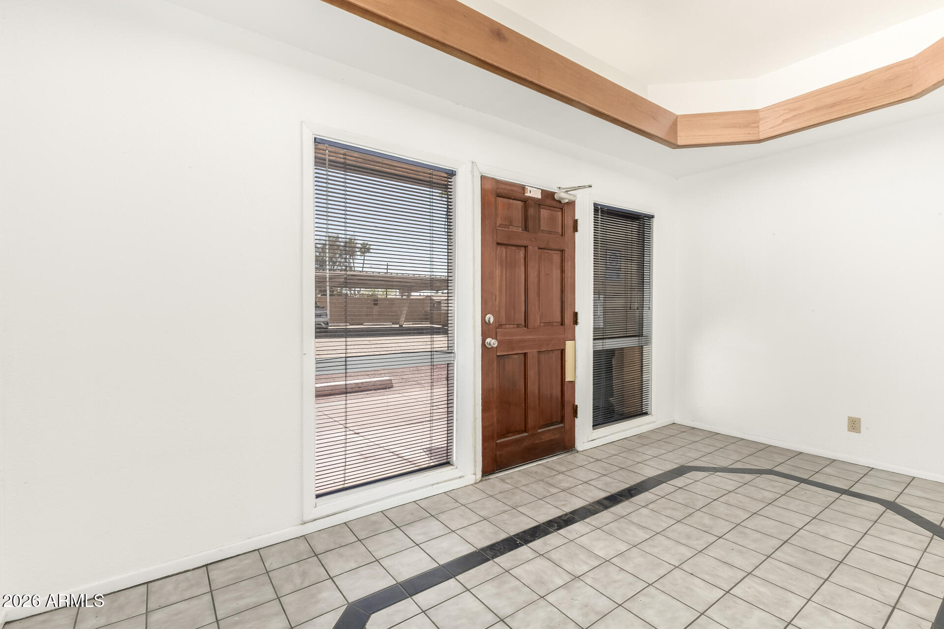 1907 E BROADWAY Road