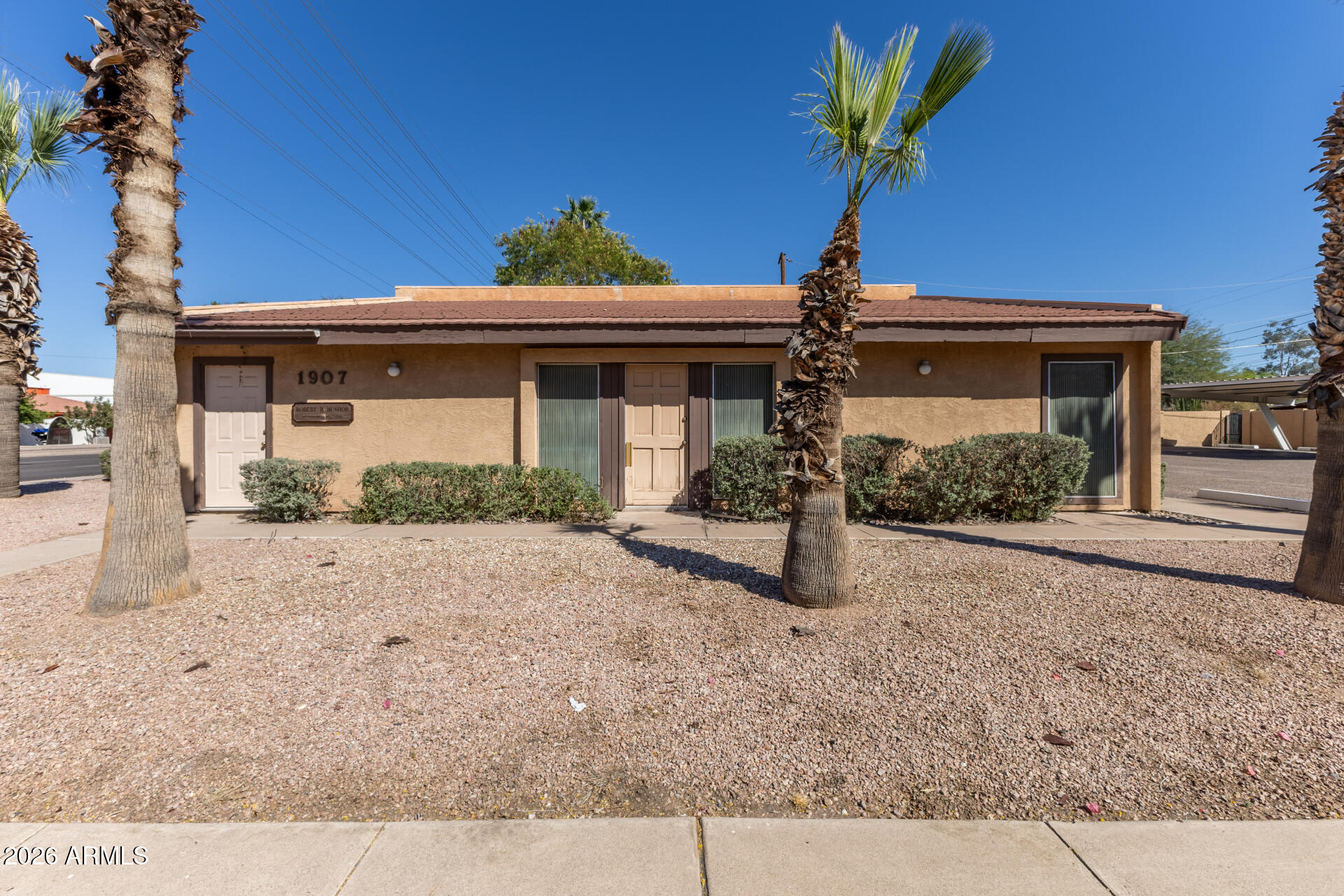 1907 E BROADWAY Road