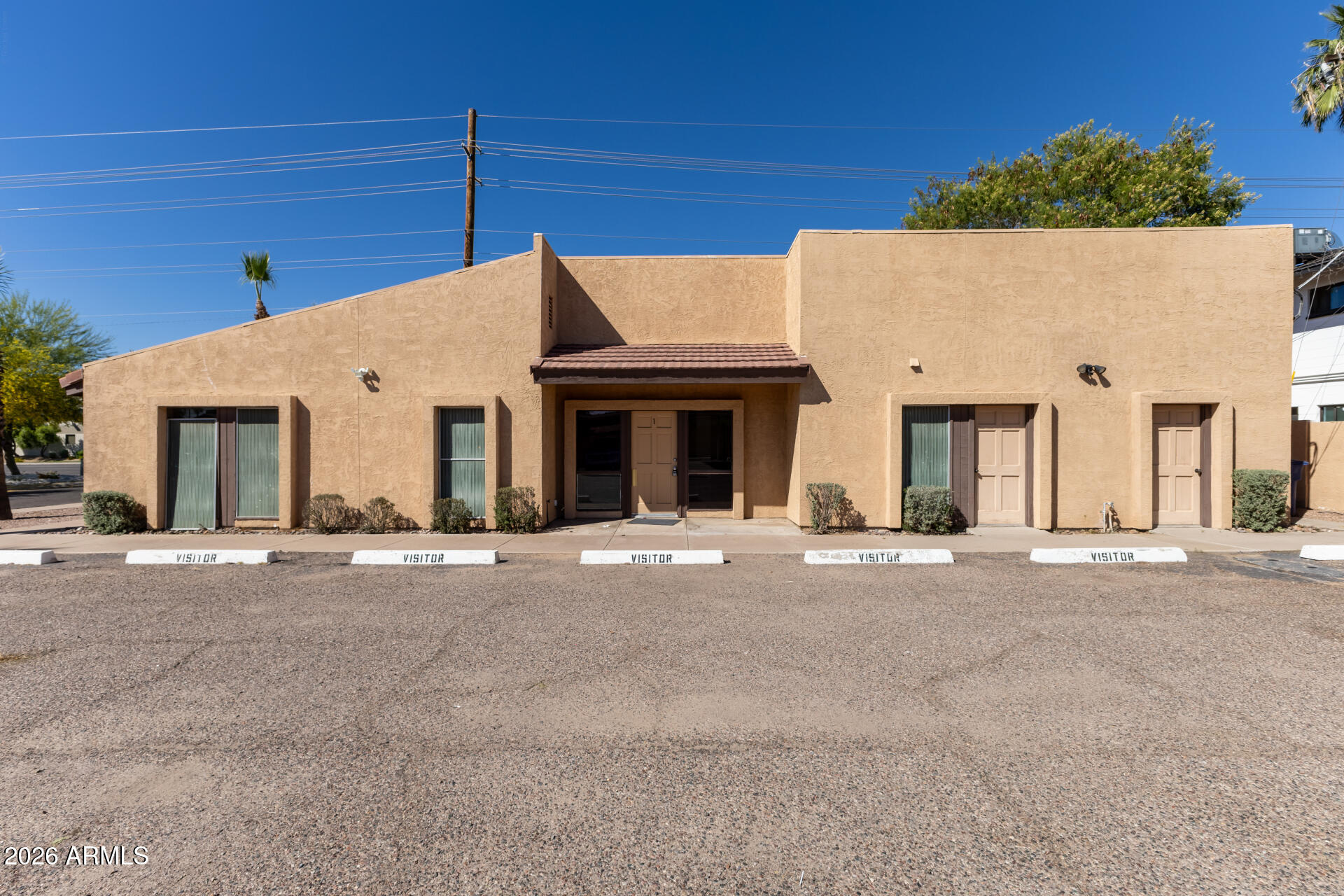 1907 E BROADWAY Road