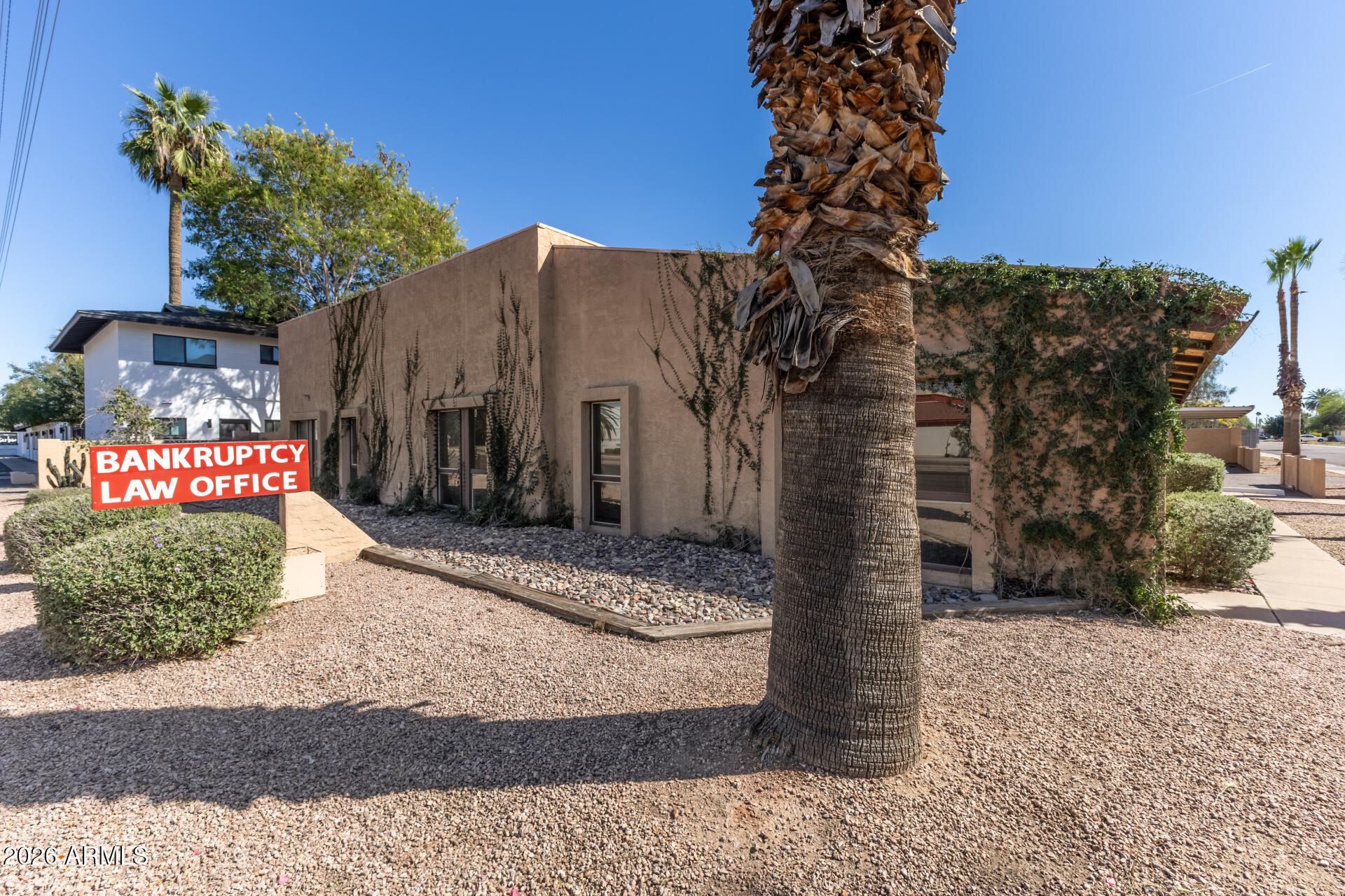 1907 E BROADWAY Road
