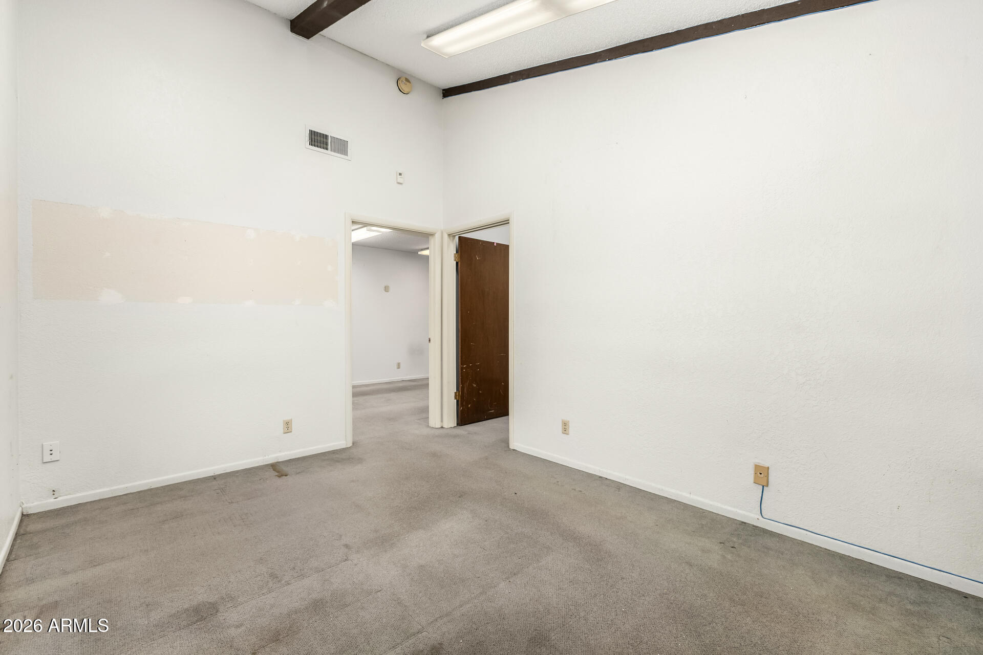 1907 E BROADWAY Road