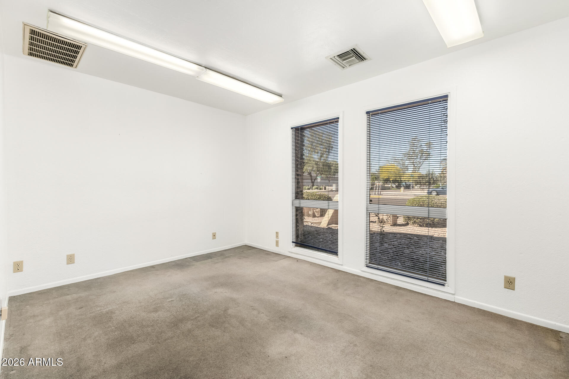 1907 E BROADWAY Road