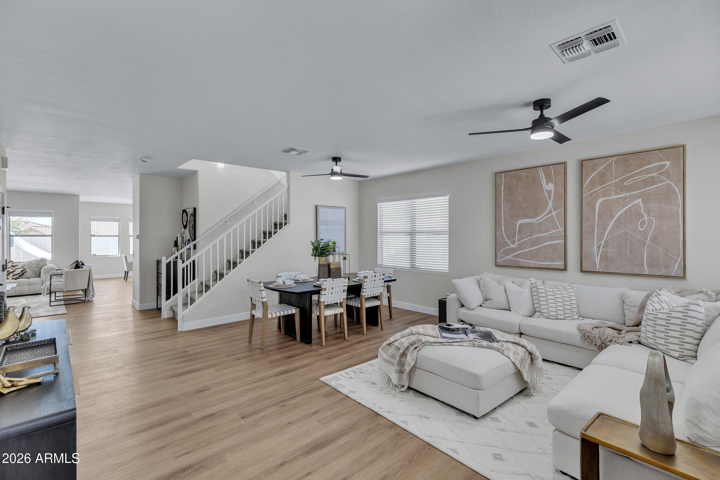 3854 S CALDERON