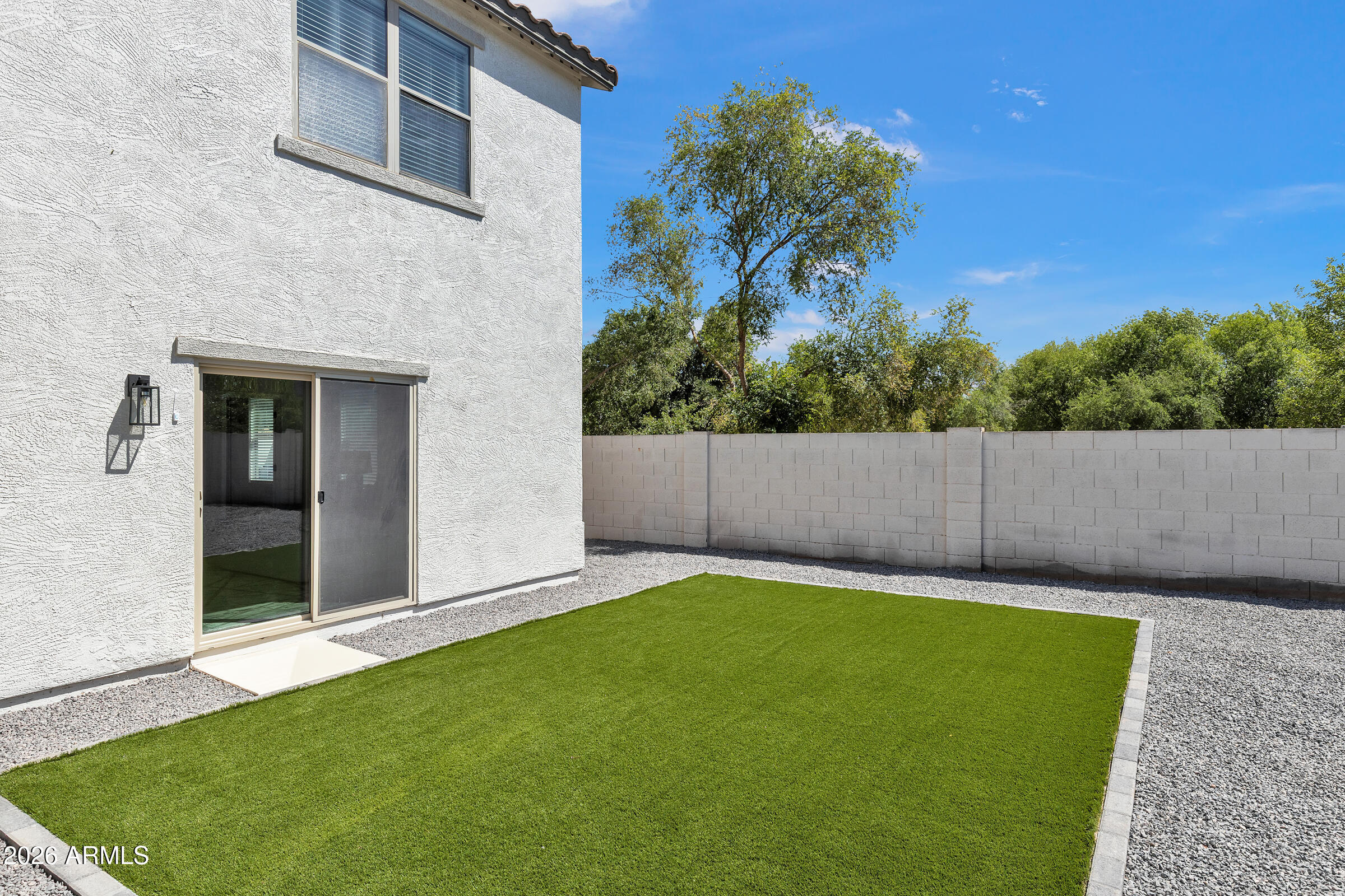 3854 S CALDERON