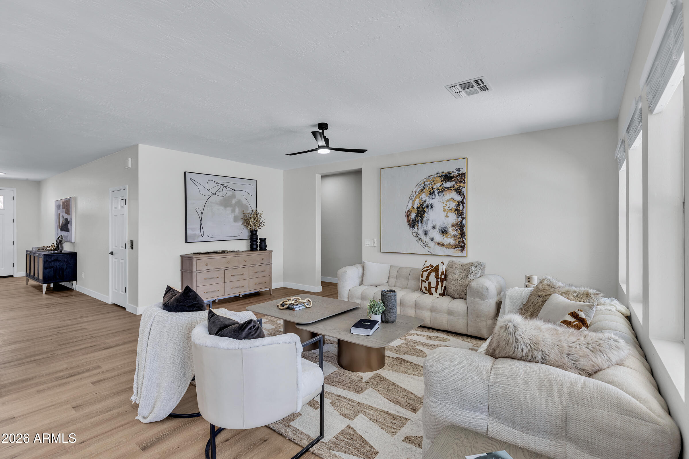 3854 S CALDERON