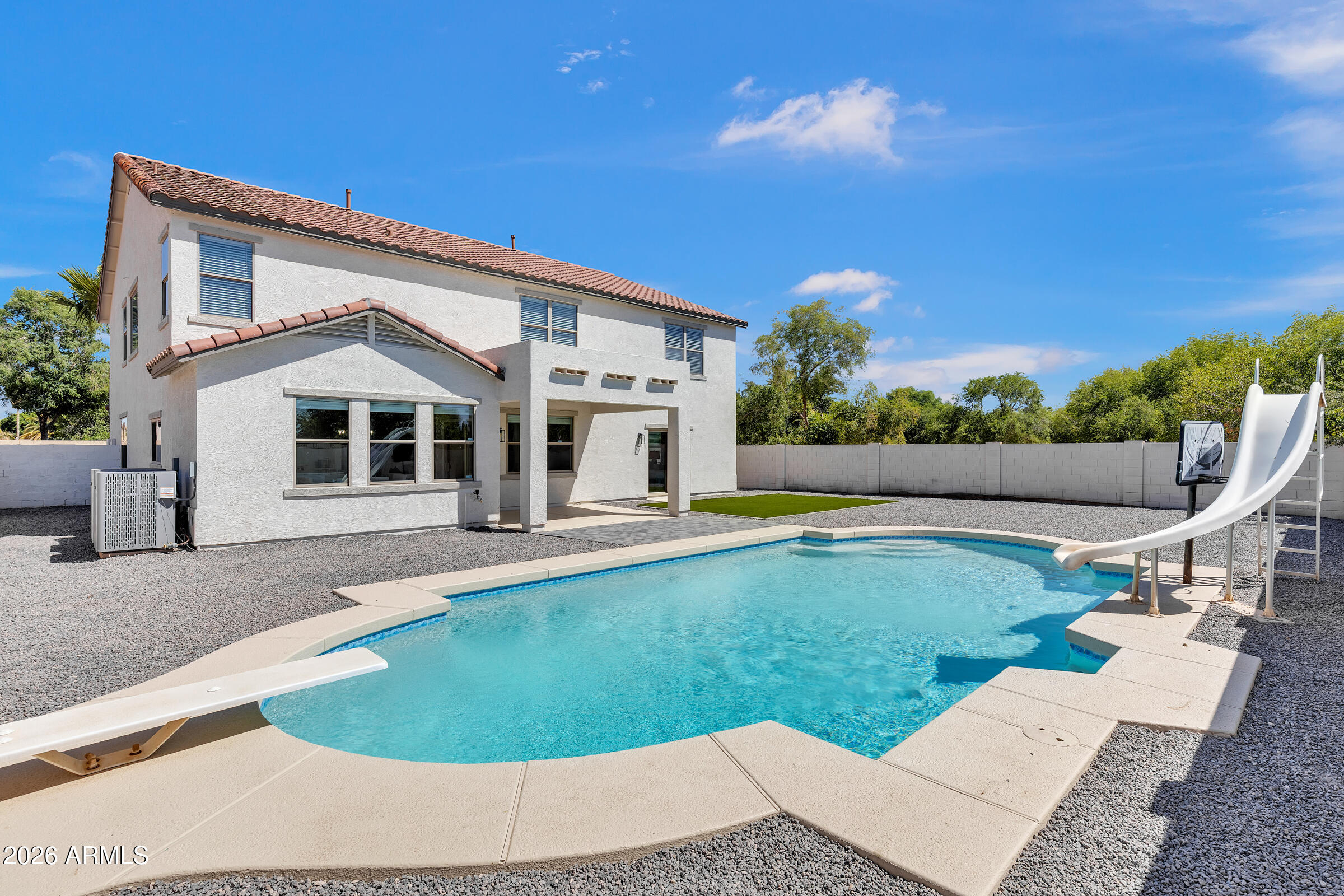 3854 S CALDERON