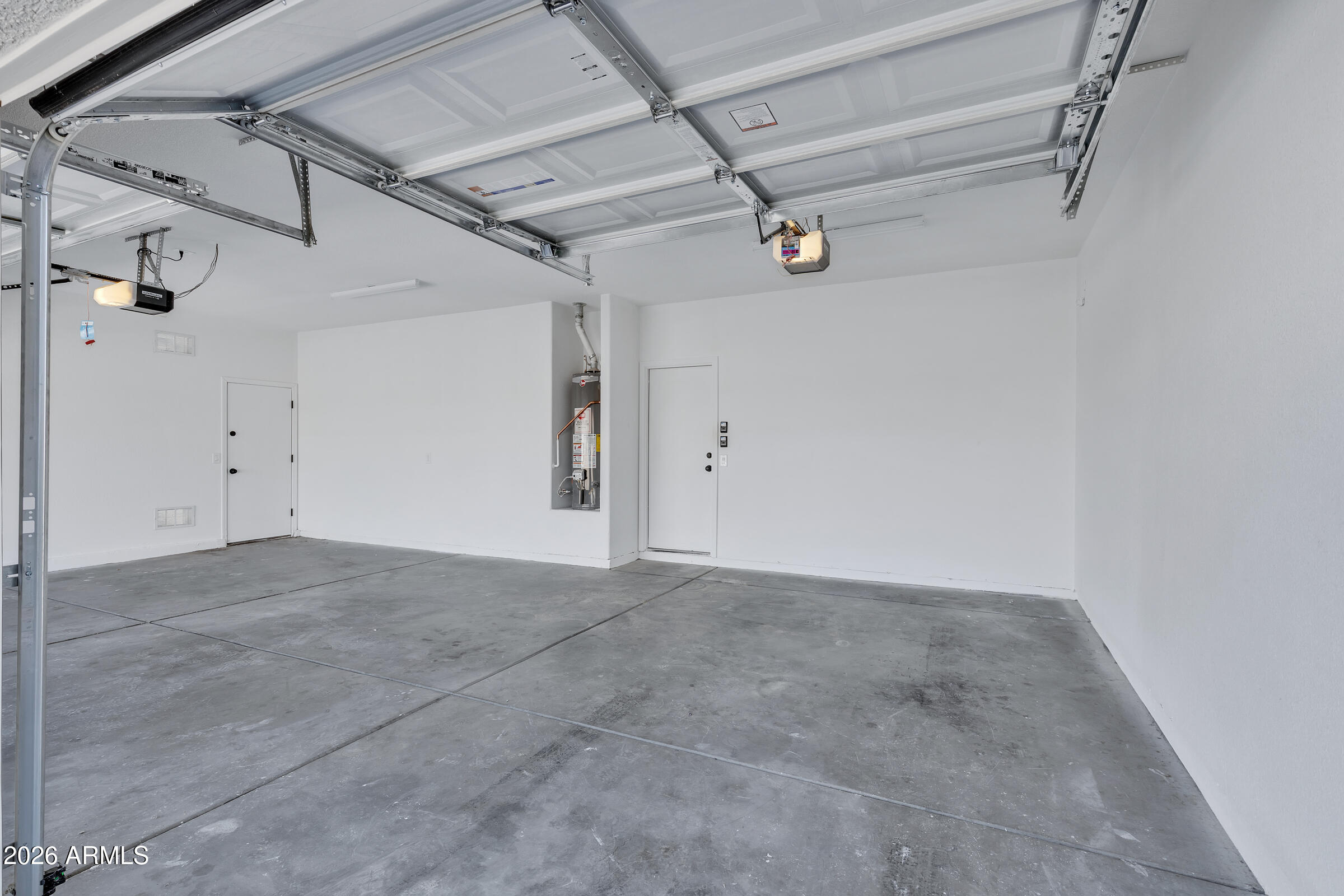 3854 S CALDERON
