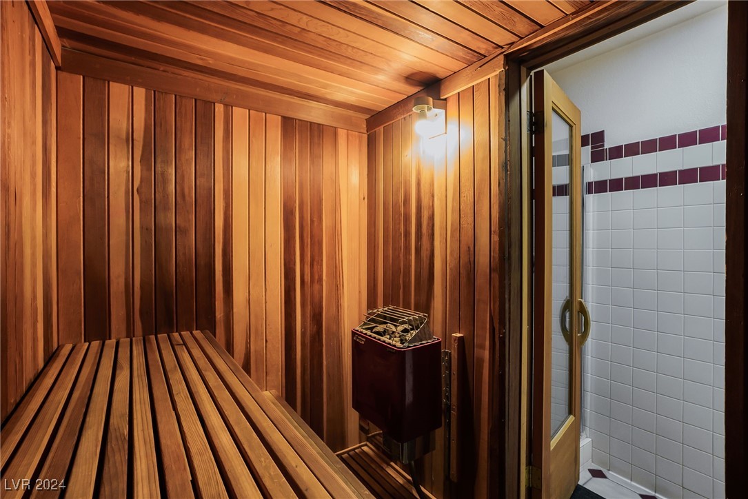 3125 North Buffalo Drive 2161