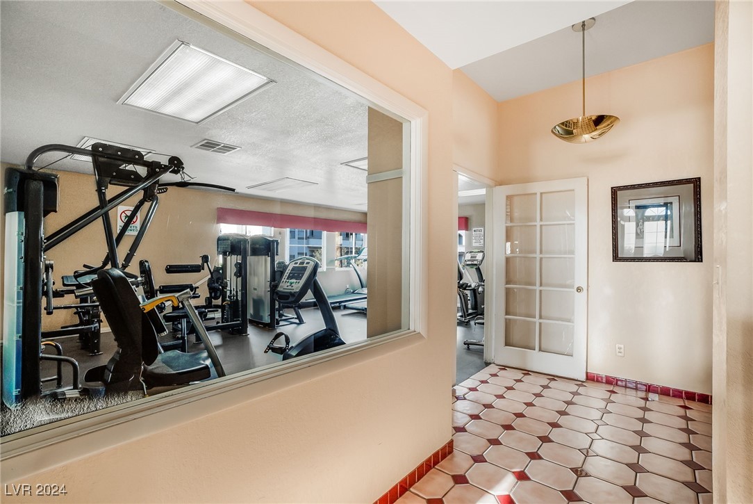 3125 North Buffalo Drive 2161