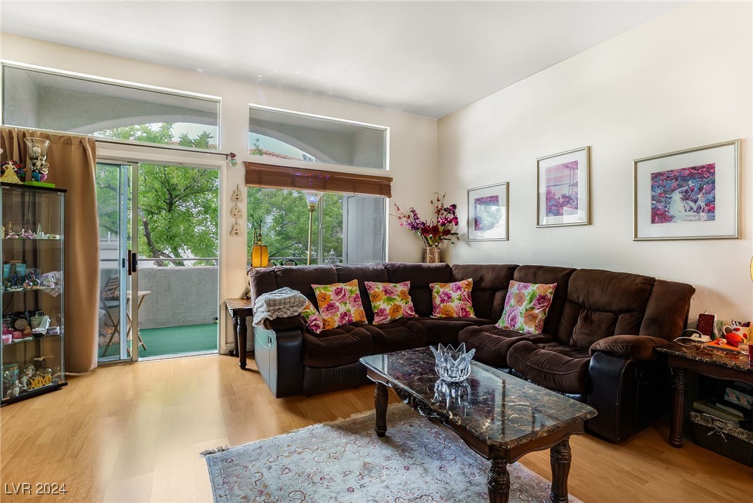 3125 North Buffalo Drive 2161