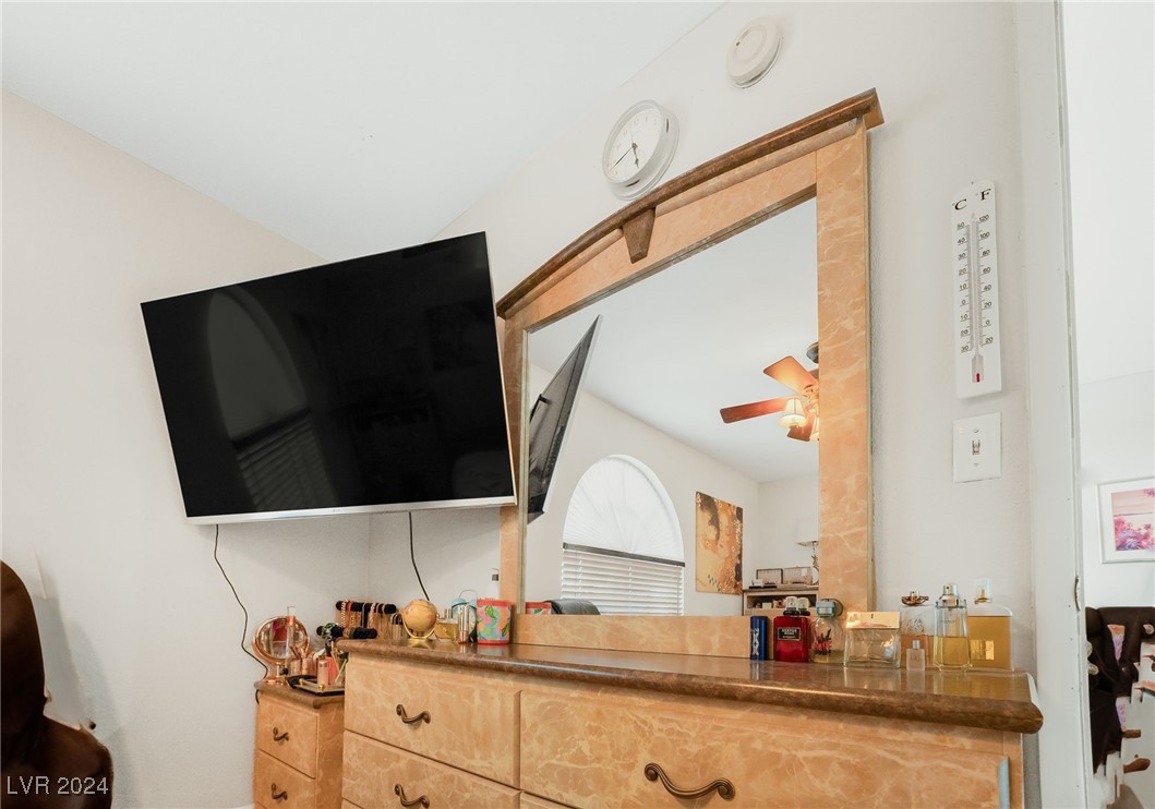 3125 North Buffalo Drive 2161