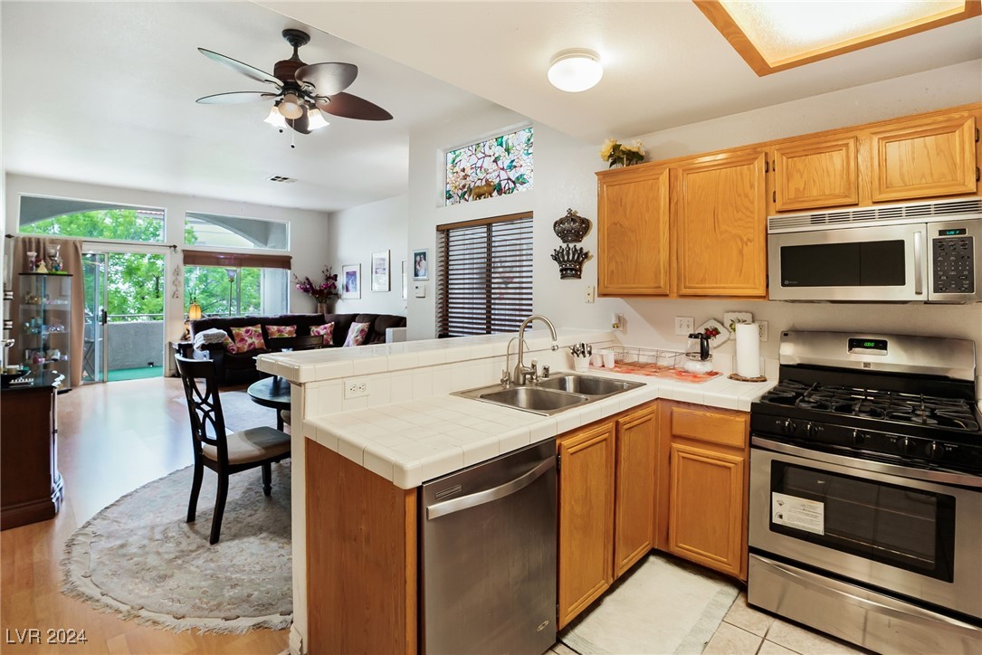 3125 North Buffalo Drive 2161