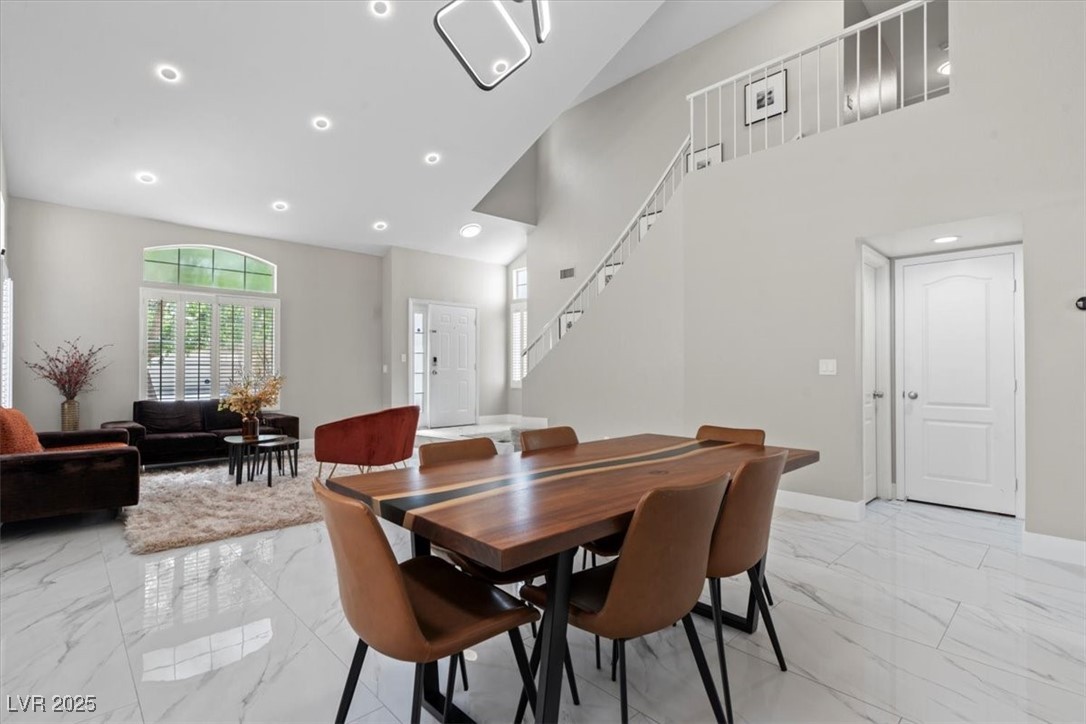 9416 Rolling Ridge Lane