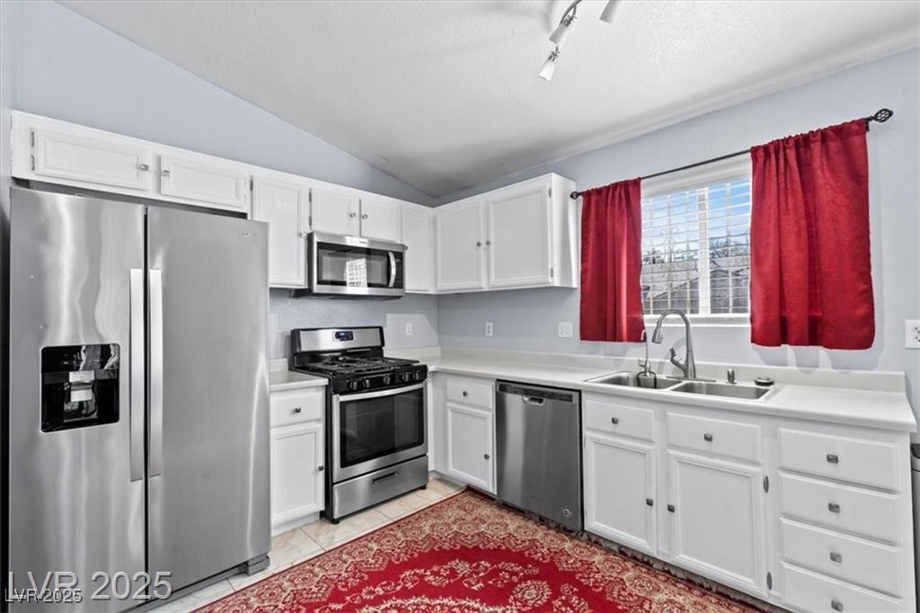 2419 Country Orchard Street