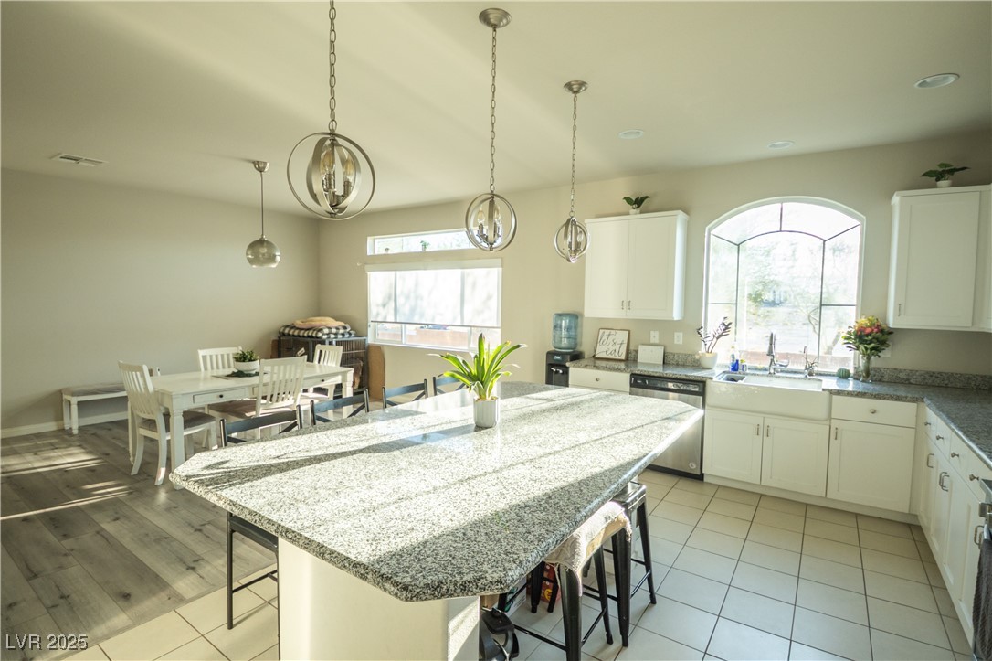 8525 Silver Coast Street