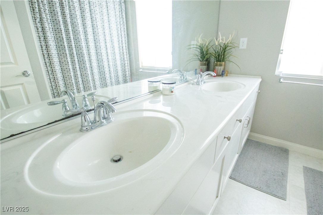 8525 Silver Coast Street