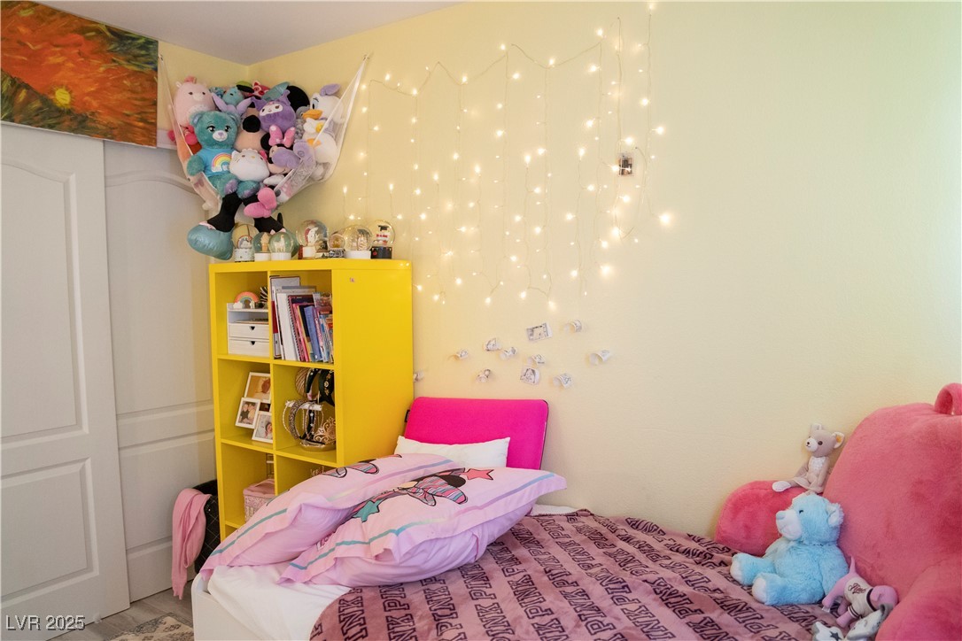 7233 Buglehorn Street