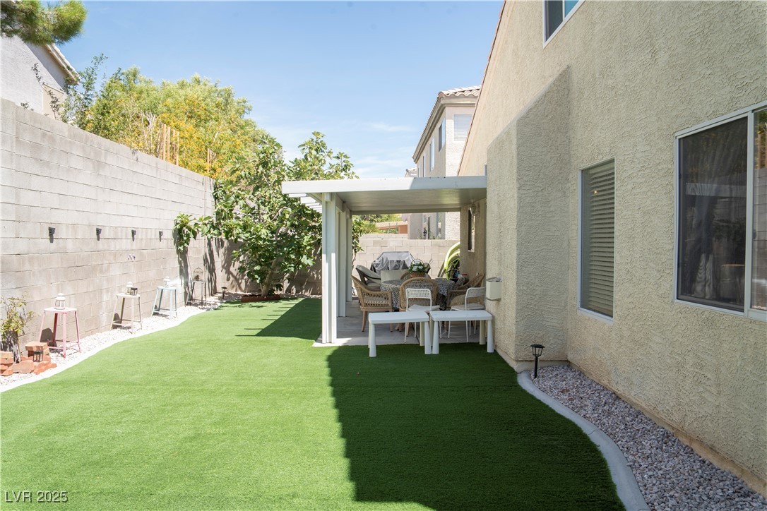 7233 Buglehorn Street