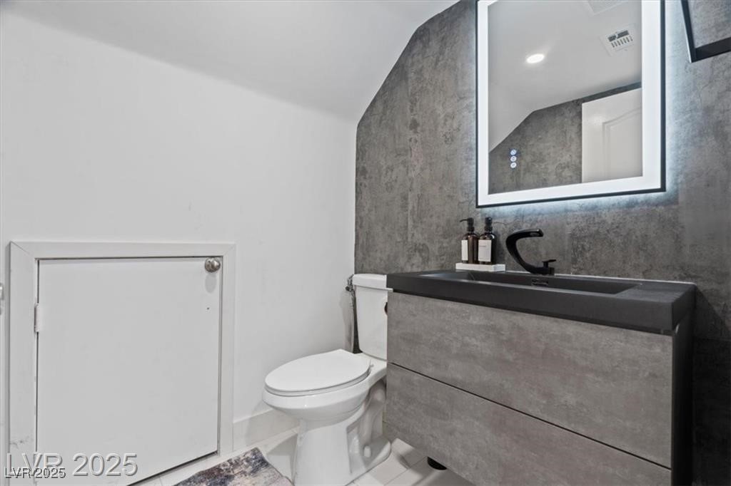 9416 Rolling Ridge Lane