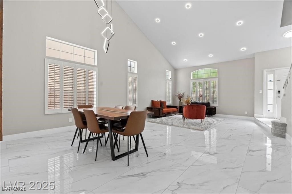 9416 Rolling Ridge Lane
