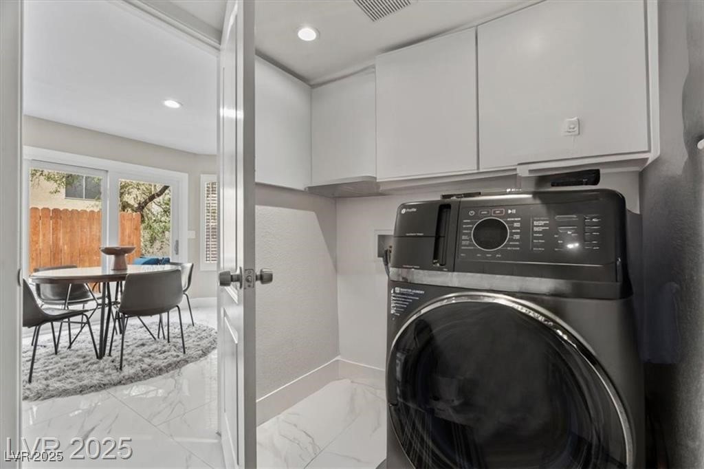 9416 Rolling Ridge Lane