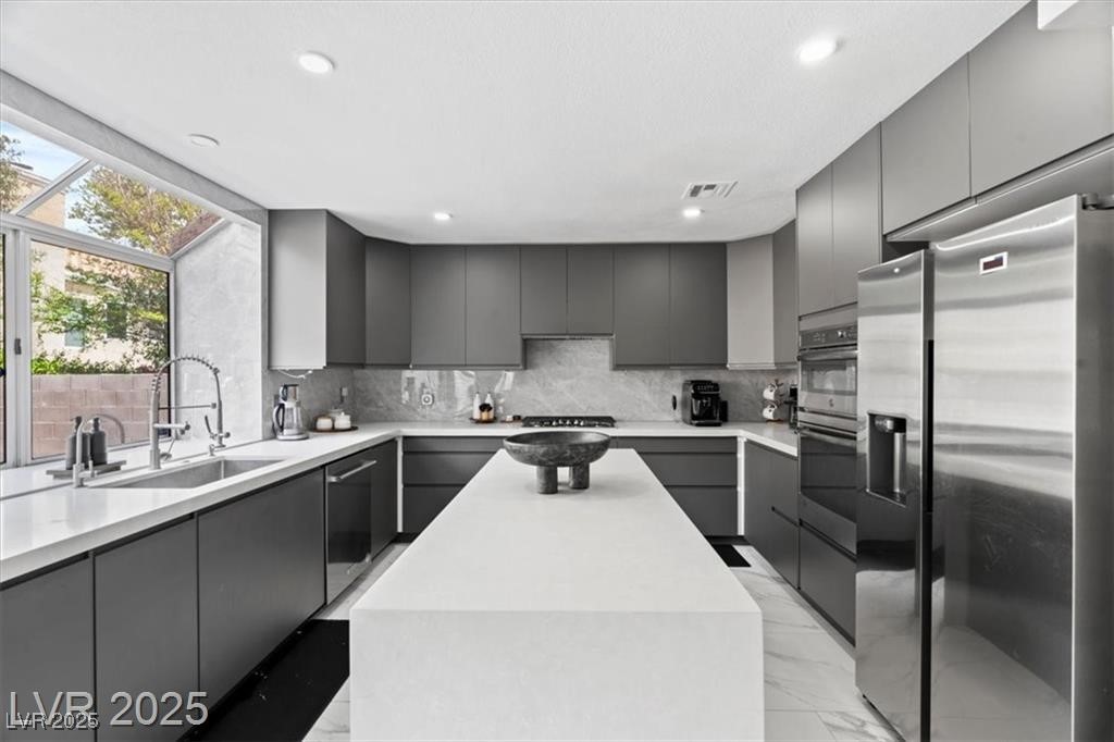 9416 Rolling Ridge Lane