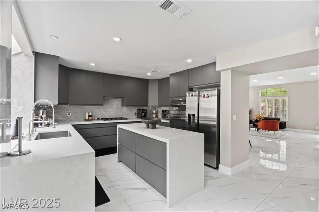 9416 Rolling Ridge Lane