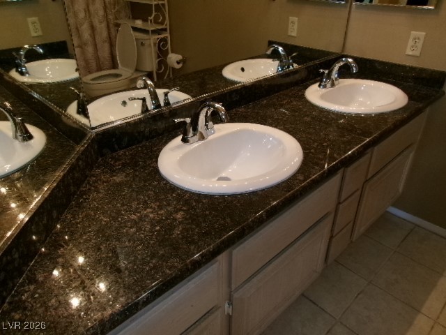 940 North Sloan Lane 201