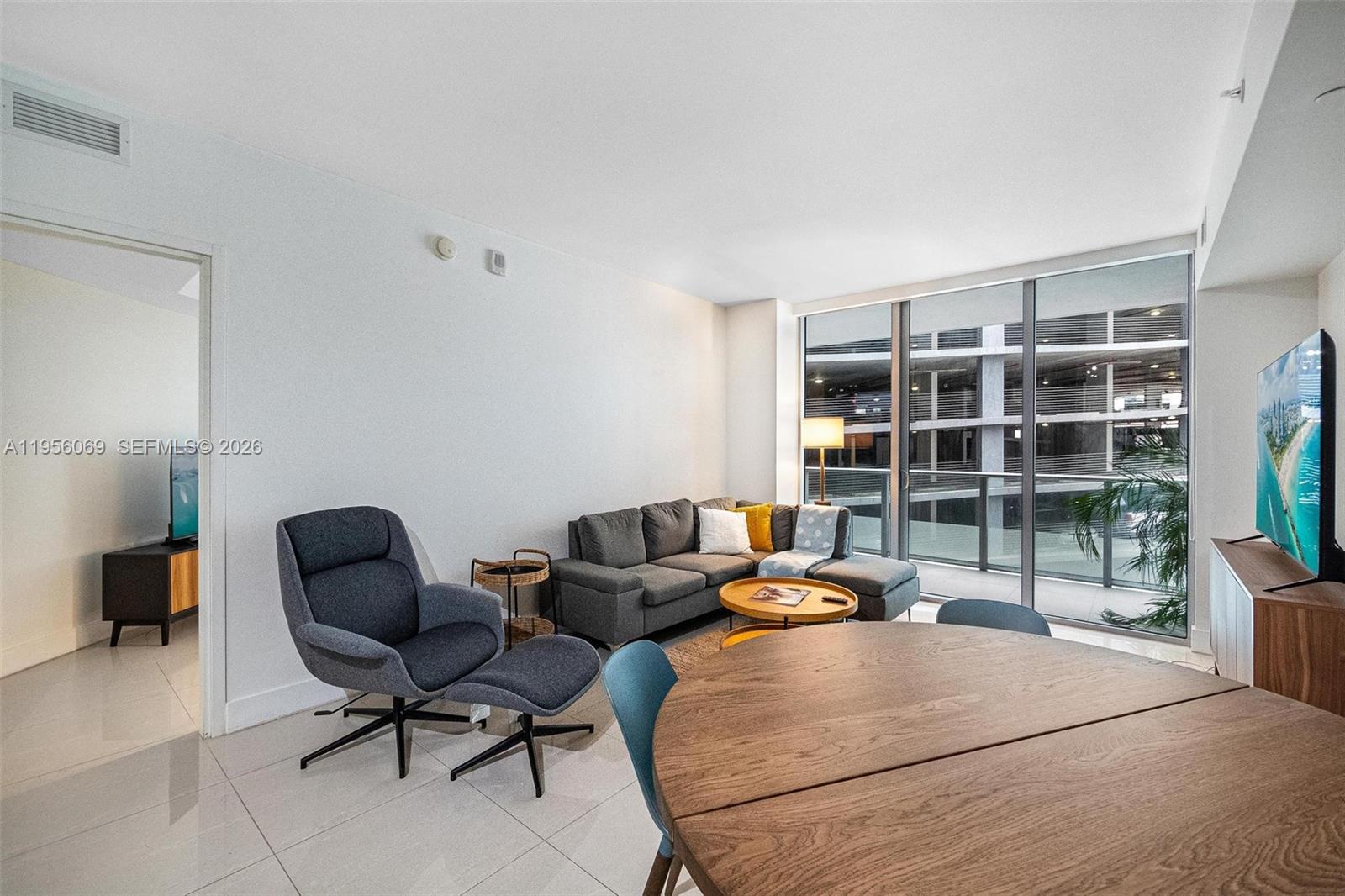 1300 Brickell Bay Dr # 700