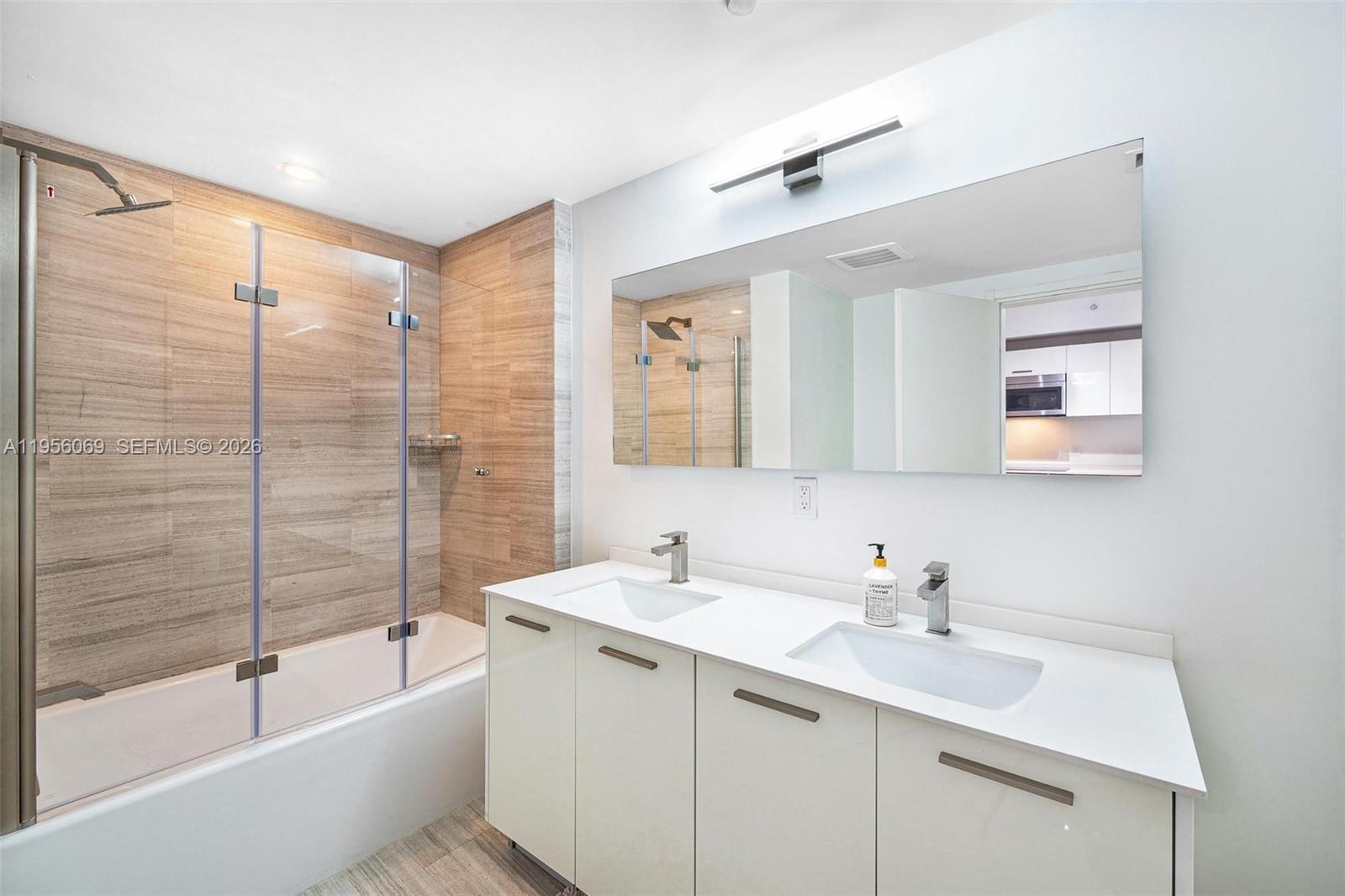 1300 Brickell Bay Dr # 700