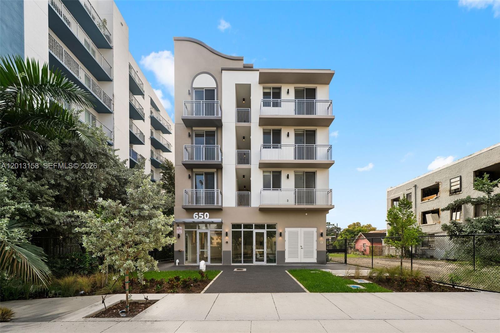 650 SW 1st St # 206