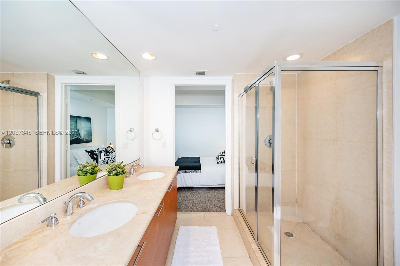 50 Biscayne Blvd # 4104
