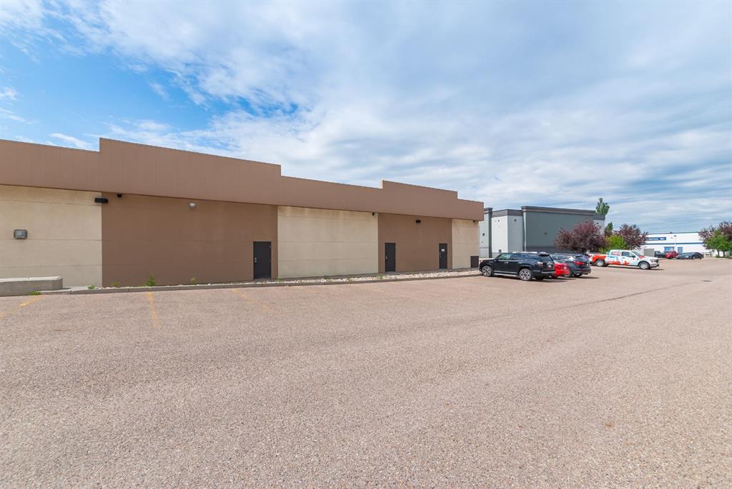2020 Strachan Road SE Unit: 1/3