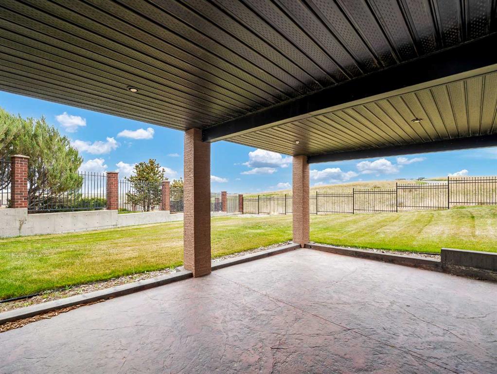 150 Desert Blume Crescent
