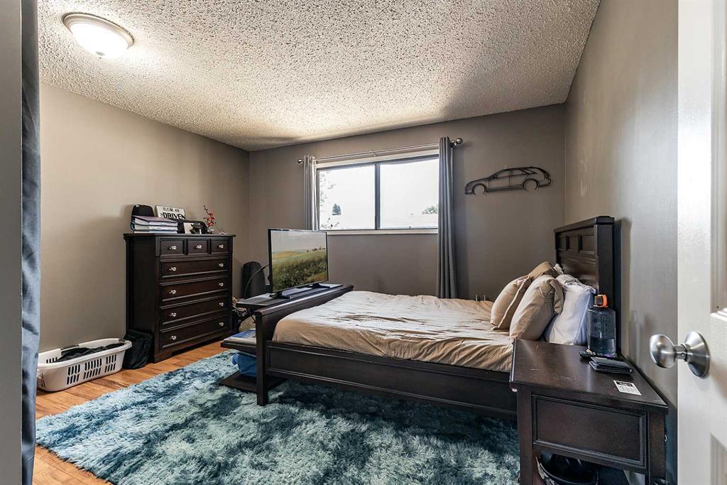208 Sprague Way SE