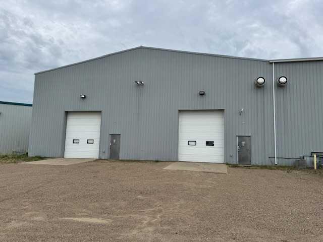 762 23 Street SW Unit: 4