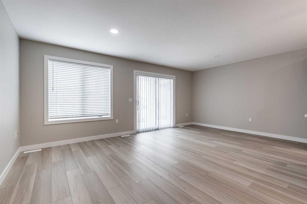 188 Somerset Way SE Unit: 1-4