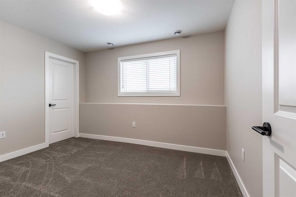 188 Somerset Way SE Unit: 1-4