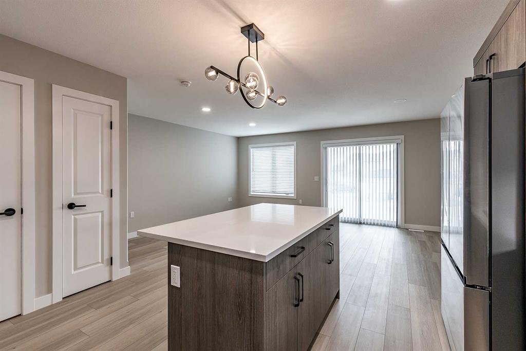 188 Somerset Way SE Unit: 1-4
