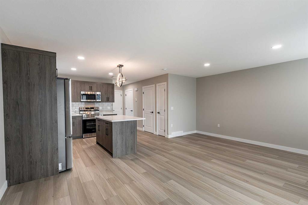 188 Somerset Way SE Unit: 1-4