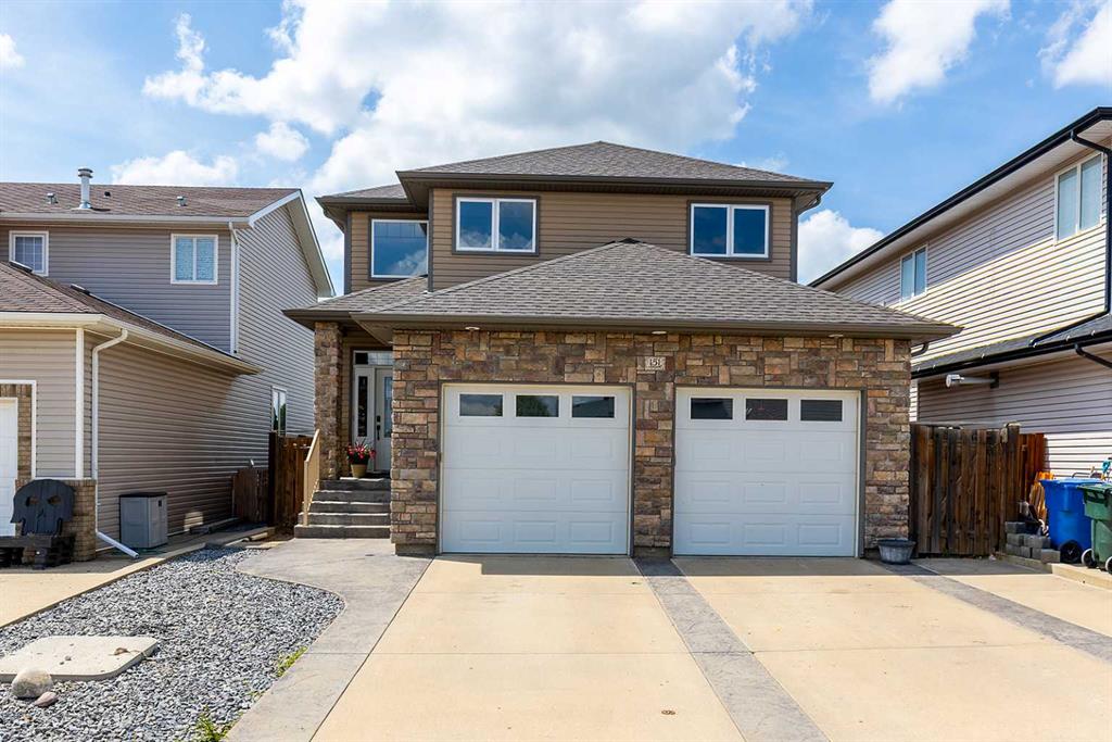 151 Vista Close SE