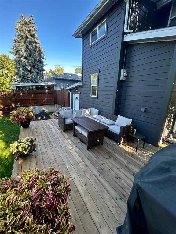 60 9 Street SW