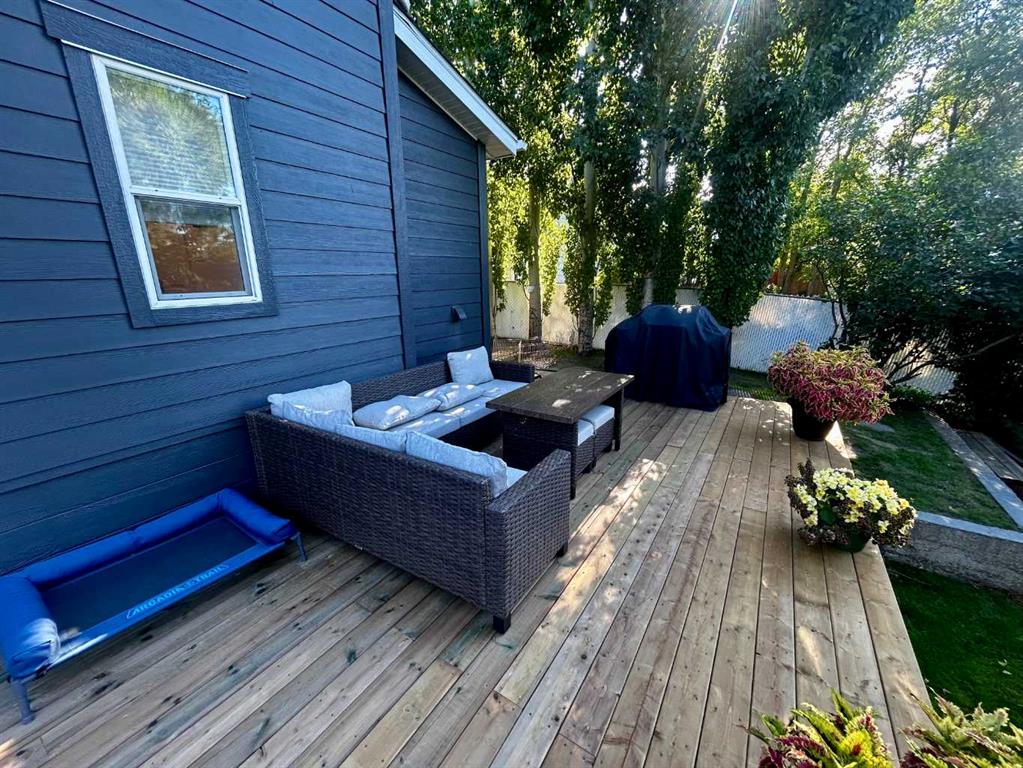 60 9 Street SW